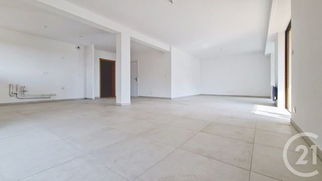 Appartement F4 à vendre - 4 pièces - 132.0 m2 - ST LAURENT DU VAR - 06 - PROVENCE-ALPES-COTE-D-AZUR - Century 21 Villas D'Azur