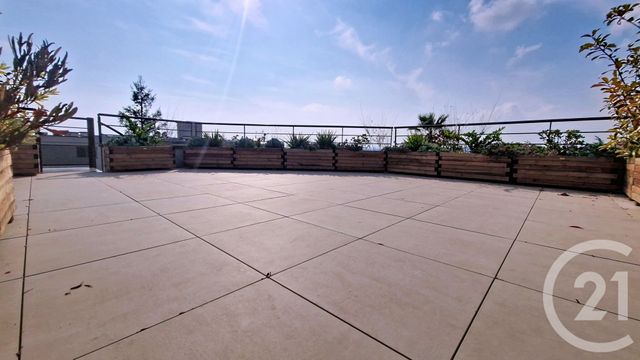 Appartement F4 à vendre - 4 pièces - 135.0 m2 - ST LAURENT DU VAR - 06 - PROVENCE-ALPES-COTE-D-AZUR - Century 21 Villas D'Azur