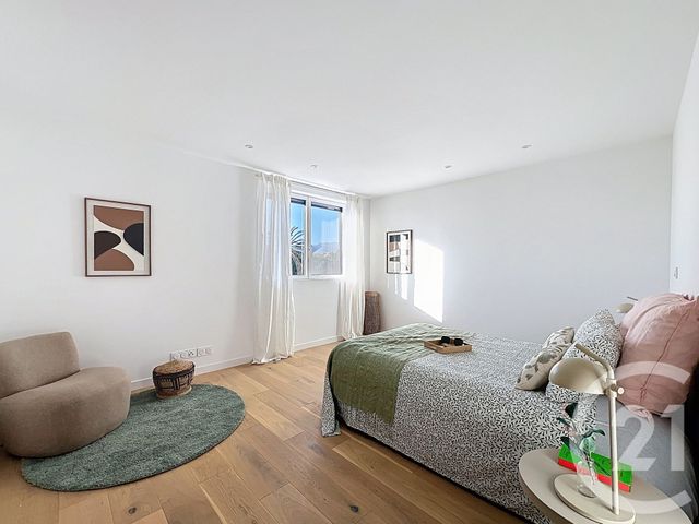 Appartement F4 à vendre - 4 pièces - 135.0 m2 - ST LAURENT DU VAR - 06 - PROVENCE-ALPES-COTE-D-AZUR - Century 21 Villas D'Azur