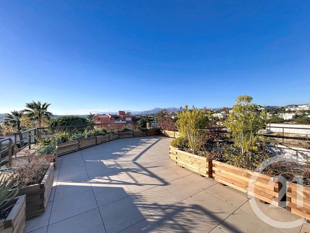 Appartement F4 à vendre - 4 pièces - 135.0 m2 - ST LAURENT DU VAR - 06 - PROVENCE-ALPES-COTE-D-AZUR - Century 21 Villas D'Azur