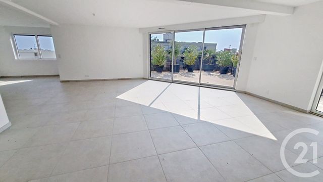 Appartement F4 à vendre - 4 pièces - 135.0 m2 - ST LAURENT DU VAR - 06 - PROVENCE-ALPES-COTE-D-AZUR - Century 21 Villas D'Azur