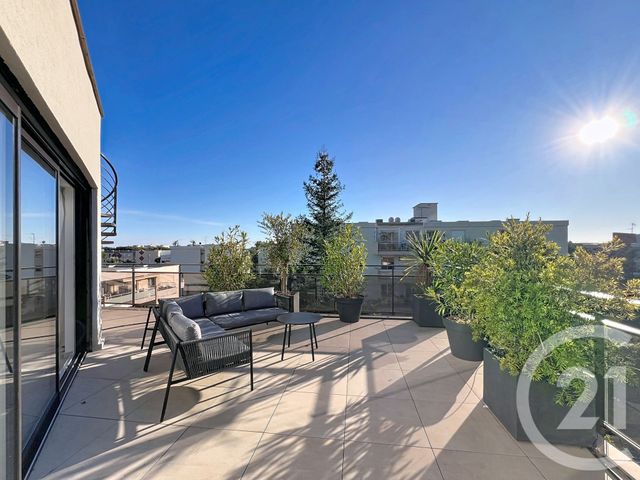 Appartement F4 à vendre - 4 pièces - 135.0 m2 - ST LAURENT DU VAR - 06 - PROVENCE-ALPES-COTE-D-AZUR - Century 21 Villas D'Azur