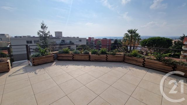 Appartement F4 à vendre - 4 pièces - 135.0 m2 - ST LAURENT DU VAR - 06 - PROVENCE-ALPES-COTE-D-AZUR - Century 21 Villas D'Azur