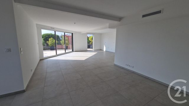 Appartement F4 à vendre - 4 pièces - 135.0 m2 - ST LAURENT DU VAR - 06 - PROVENCE-ALPES-COTE-D-AZUR - Century 21 Villas D'Azur