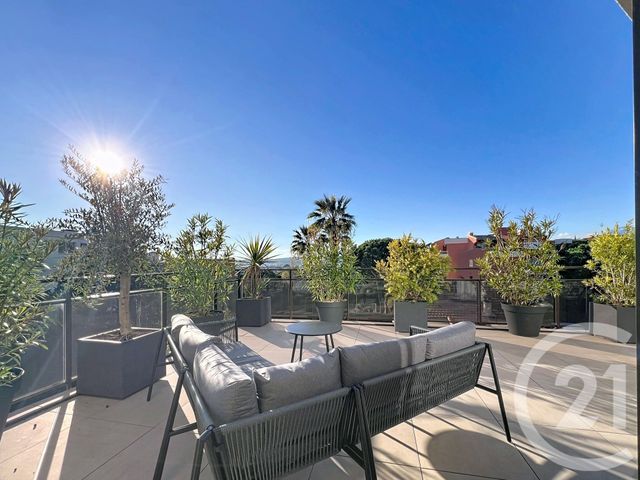 Appartement F4 à vendre - 4 pièces - 135.0 m2 - ST LAURENT DU VAR - 06 - PROVENCE-ALPES-COTE-D-AZUR - Century 21 Villas D'Azur