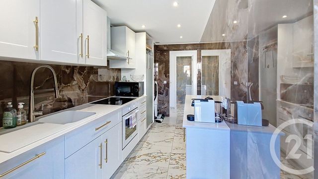 Appartement F3 à vendre - 3 pièces - 64.88 m2 - JUAN LES PINS - 06 - PROVENCE-ALPES-COTE-D-AZUR - Century 21 Villas D'Azur