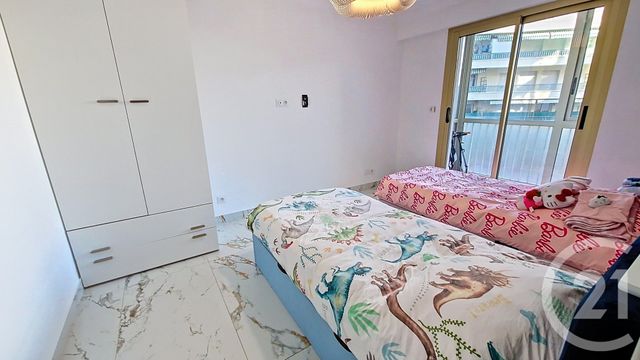 Appartement F3 à vendre - 3 pièces - 64.88 m2 - JUAN LES PINS - 06 - PROVENCE-ALPES-COTE-D-AZUR - Century 21 Villas D'Azur