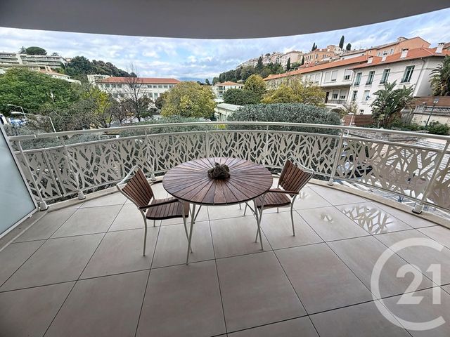 Appartement F3 à vendre - 3 pièces - 71.0 m2 - 06 - PROVENCE-ALPES-COTE-D-AZUR - Century 21 Villas D'Azur