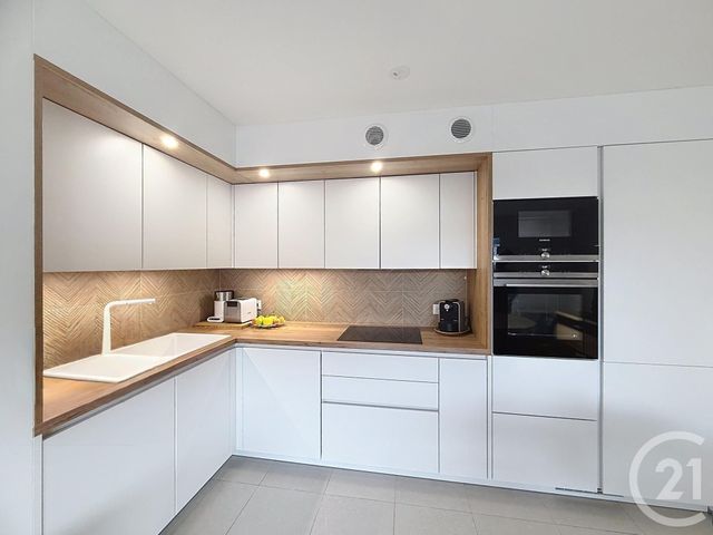 Appartement F3 à vendre - 3 pièces - 71.0 m2 - 06 - PROVENCE-ALPES-COTE-D-AZUR - Century 21 Villas D'Azur