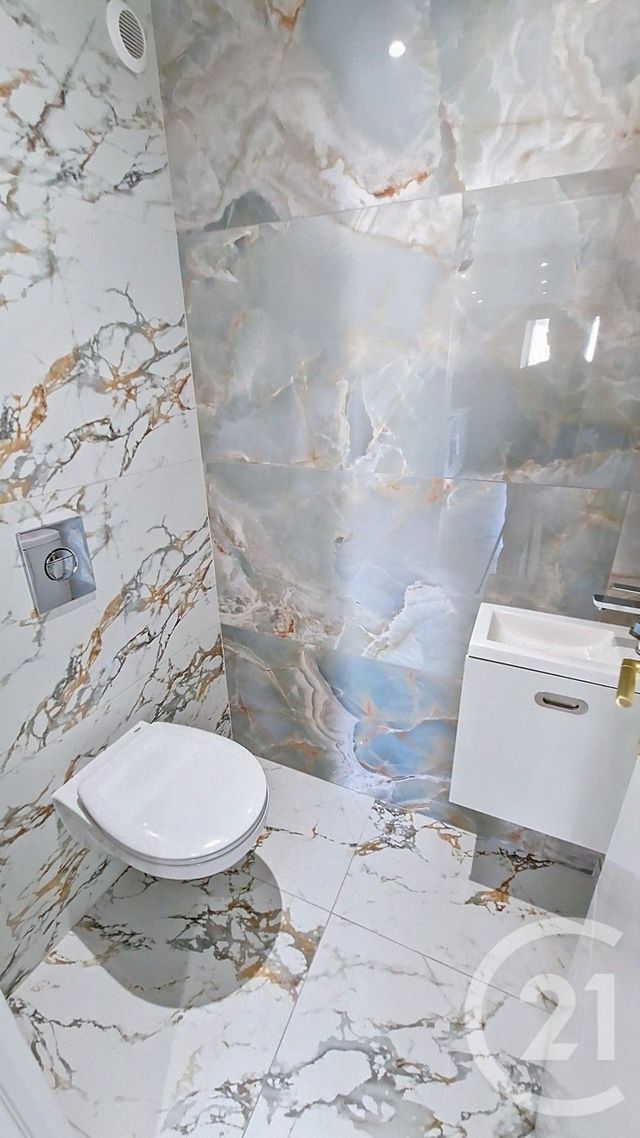 Appartement F3 à vendre - 3 pièces - 64.88 m2 - JUAN LES PINS - 06 - PROVENCE-ALPES-COTE-D-AZUR - Century 21 Villas D'Azur