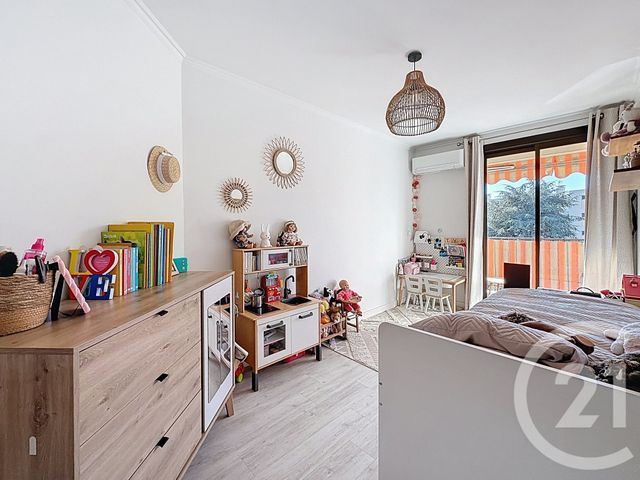 Appartement à vendre - 4 pièces - 77.27 m2 - CAGNES SUR MER - 06 - PROVENCE-ALPES-COTE-D-AZUR - Century 21 Villas D'Azur