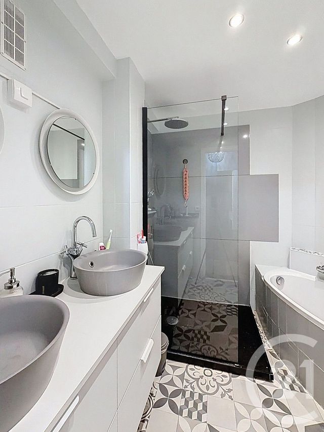 Appartement à vendre - 4 pièces - 77.27 m2 - CAGNES SUR MER - 06 - PROVENCE-ALPES-COTE-D-AZUR - Century 21 Villas D'Azur