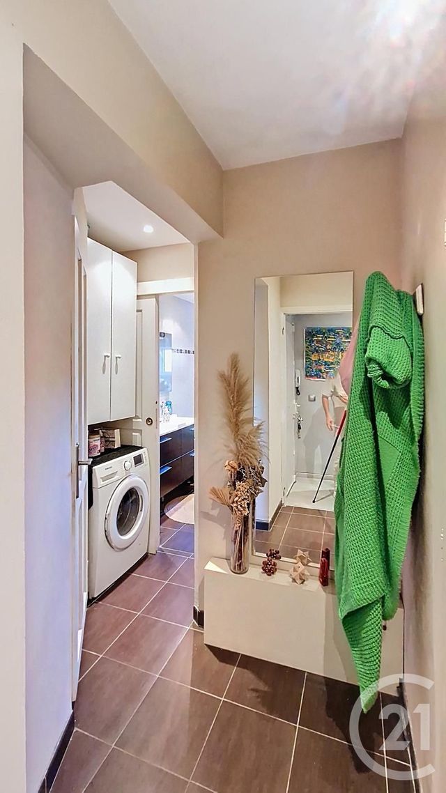 Appartement F3 bis à vendre - 4 pièces - 87.34 m2 - ST LAURENT DU VAR - 06 - PROVENCE-ALPES-COTE-D-AZUR - Century 21 Villas D'Azur