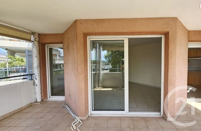 Appartement F4 à vendre - 4 pièces - 84.07 m2 - CAGNES SUR MER - 06 - PROVENCE-ALPES-COTE-D-AZUR - Century 21 Villas D'Azur