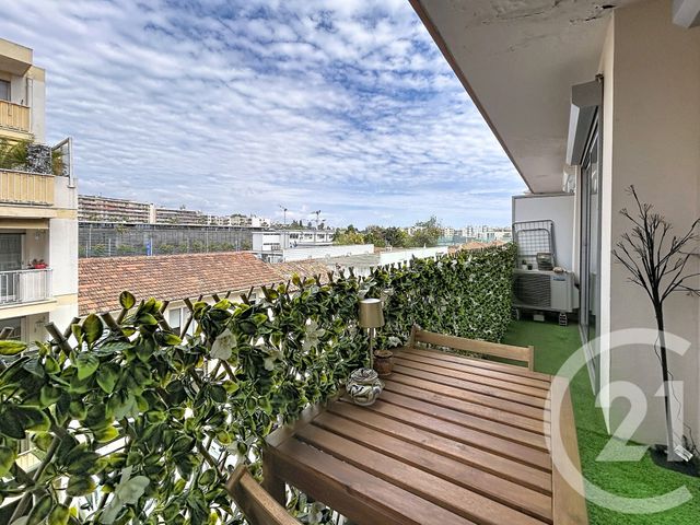 Appartement F3 à vendre - 3 pièces - 57.09 m2 - CAGNES SUR MER - 06 - PROVENCE-ALPES-COTE-D-AZUR - Century 21 Villas D'Azur