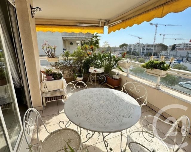 Appartement T4 à vendre - 4 pièces - 79.5 m2 - CAGNES SUR MER - 06 - PROVENCE-ALPES-COTE-D-AZUR - Century 21 Villas D'Azur