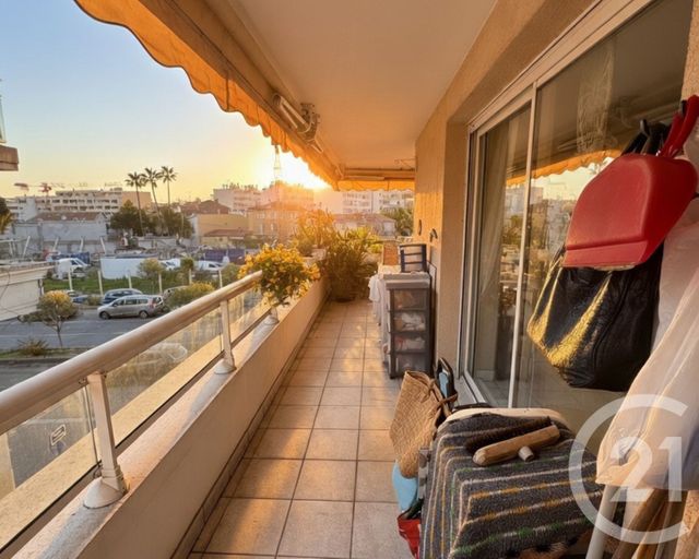 Appartement T4 à vendre - 4 pièces - 79.5 m2 - CAGNES SUR MER - 06 - PROVENCE-ALPES-COTE-D-AZUR - Century 21 Villas D'Azur