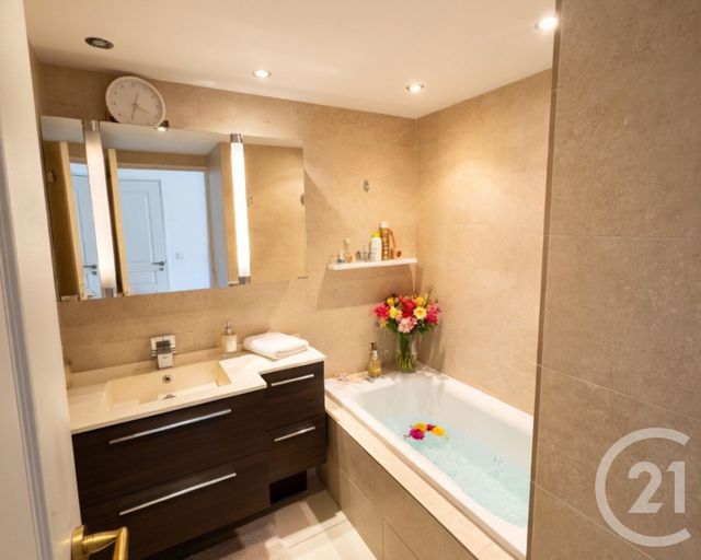 Appartement T4 à vendre - 4 pièces - 79.5 m2 - CAGNES SUR MER - 06 - PROVENCE-ALPES-COTE-D-AZUR - Century 21 Villas D'Azur