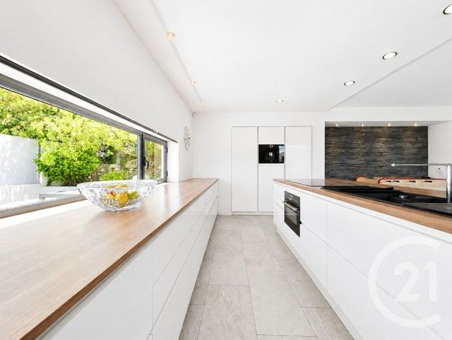 maison à vendre - 4 pièces - 153.27 m2 - CARROS - 06 - PROVENCE-ALPES-COTE-D-AZUR - Century 21 Villas D'Azur