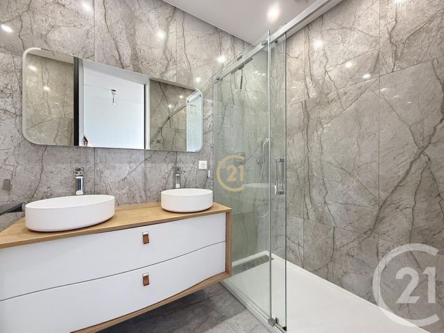 Appartement à vendre - 4 pièces - 137.0 m2 - VILLENEUVE LOUBET - 06 - PROVENCE-ALPES-COTE-D-AZUR - Century 21 Villas D'Azur