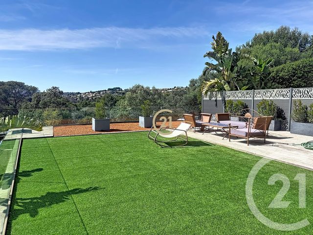 Appartement à vendre - 4 pièces - 137.0 m2 - VILLENEUVE LOUBET - 06 - PROVENCE-ALPES-COTE-D-AZUR - Century 21 Villas D'Azur