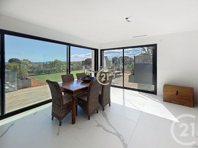 Appartement à vendre - 4 pièces - 137.0 m2 - VILLENEUVE LOUBET - 06 - PROVENCE-ALPES-COTE-D-AZUR - Century 21 Villas D'Azur