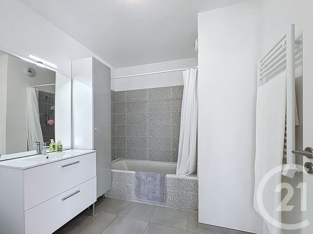 Appartement F3 à louer - 3 pièces - 56.39 m2 - CAGNES SUR MER - 06 - PROVENCE-ALPES-COTE-D-AZUR - Century 21 Villas D'Azur