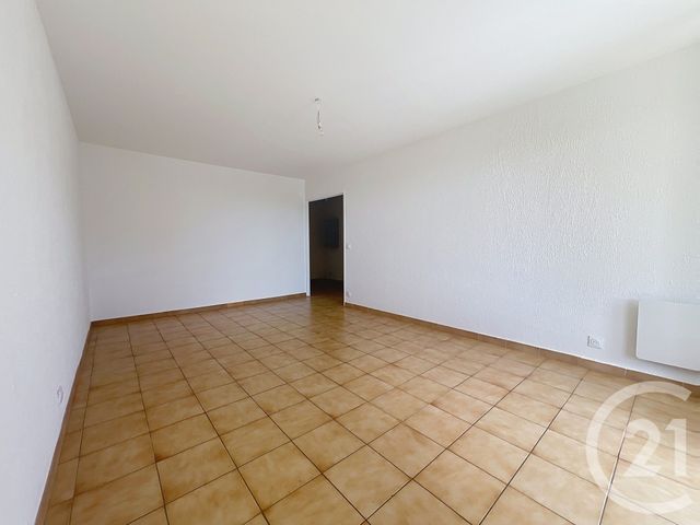 Appartement F3 à louer - 3 pièces - 58.55 m2 - ST LAURENT DU VAR - 06 - PROVENCE-ALPES-COTE-D-AZUR - Century 21 Villas D'Azur