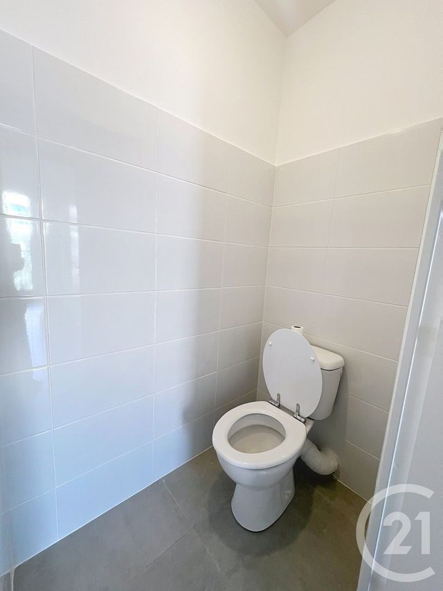 Appartement F3 à louer - 3 pièces - 58.55 m2 - ST LAURENT DU VAR - 06 - PROVENCE-ALPES-COTE-D-AZUR - Century 21 Villas D'Azur