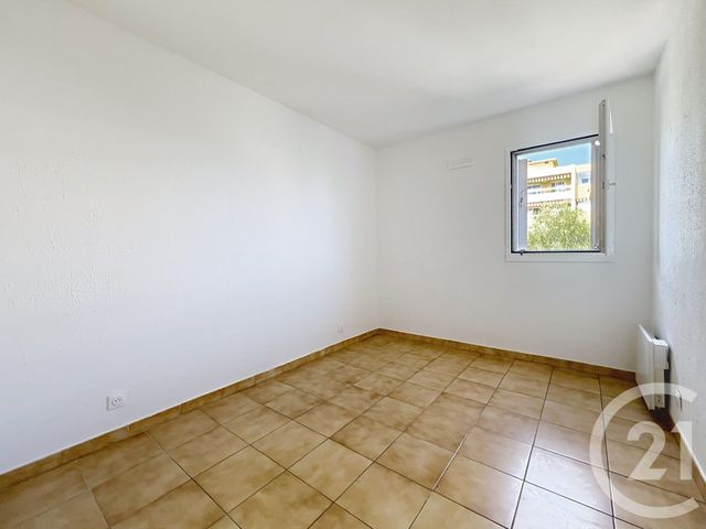 Appartement F3 à louer - 3 pièces - 58.55 m2 - ST LAURENT DU VAR - 06 - PROVENCE-ALPES-COTE-D-AZUR - Century 21 Villas D'Azur