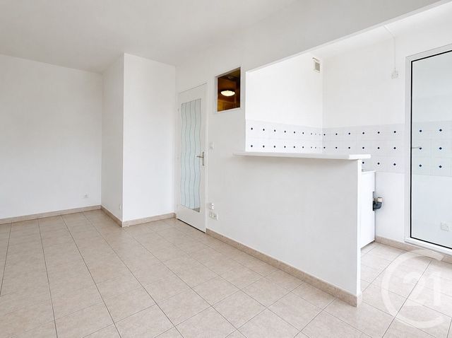 Appartement Studio à vendre - 1 pièce - 23.39 m2 - ST LAURENT DU VAR - 06 - PROVENCE-ALPES-COTE-D-AZUR - Century 21 Villas D'Azur