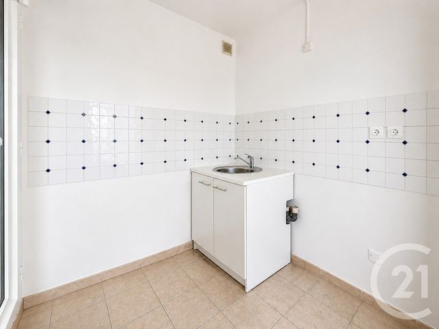 Appartement Studio à vendre - 1 pièce - 23.39 m2 - ST LAURENT DU VAR - 06 - PROVENCE-ALPES-COTE-D-AZUR - Century 21 Villas D'Azur
