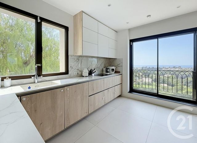 maison à vendre - 6 pièces - 210.73 m2 - CAGNES SUR MER - 06 - PROVENCE-ALPES-COTE-D-AZUR - Century 21 Villas D'Azur