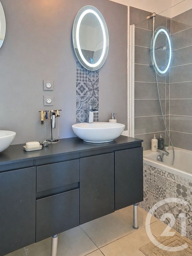 Appartement F4 à louer - 4 pièces - 74.13 m2 - NICE - 06 - PROVENCE-ALPES-COTE-D-AZUR - Century 21 Villas D'Azur