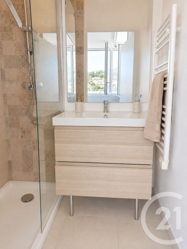 Appartement F4 à louer - 4 pièces - 74.13 m2 - NICE - 06 - PROVENCE-ALPES-COTE-D-AZUR - Century 21 Villas D'Azur